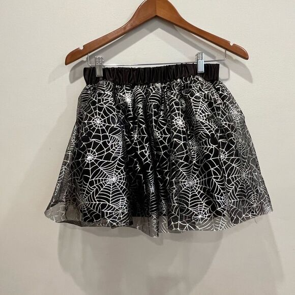 Dresses & Skirts - Halloween Costume Women's Teen One Size Silver Black Spider Tutu NWT